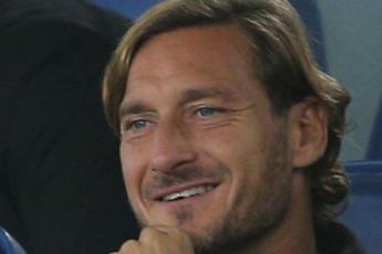 Bayer Leverkusen-Roma, Totti sosterrà in volo per il Vietnam la squadra di De Rossi