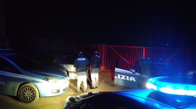 Rave party a Capodanno nell’Aretino. Cinturata intera area dalla Polizia che ha proceduto allo sgombero