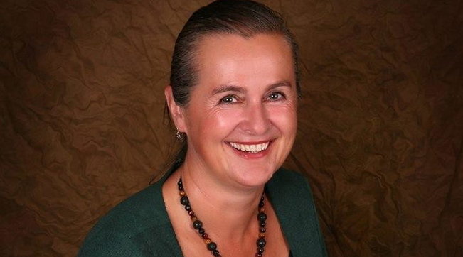 Cantante ceca no vax annuncia di essersi contagiata volontariamente: muore di Covid a 57 anni