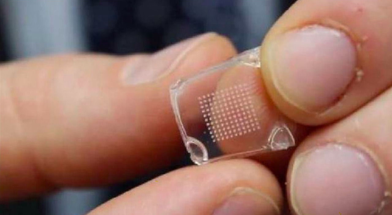 Al via sperimentazione di un vaccino anti Covid sotto forma di cerotto in Svizzera