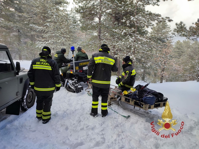 Salvati dai Vigili del Fuoco e dalla Forestale due escursionisti sorpresi da una bufera di neve sul versante nord dell’Etna