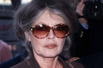 Brigitte Bardot resta ricoverata in ospedale, apprensione dei fan per la dive 91enne
