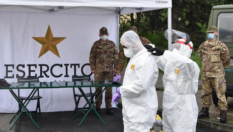L’esercito nella lotta al covid in Sicilia: la Brigata “Aosta”, da oltre un anno, è impegnata in prima linea