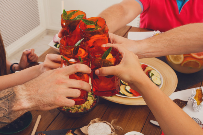 Covid, ceo Campari: “Boom vendite grazie a cocktail casalinghi”