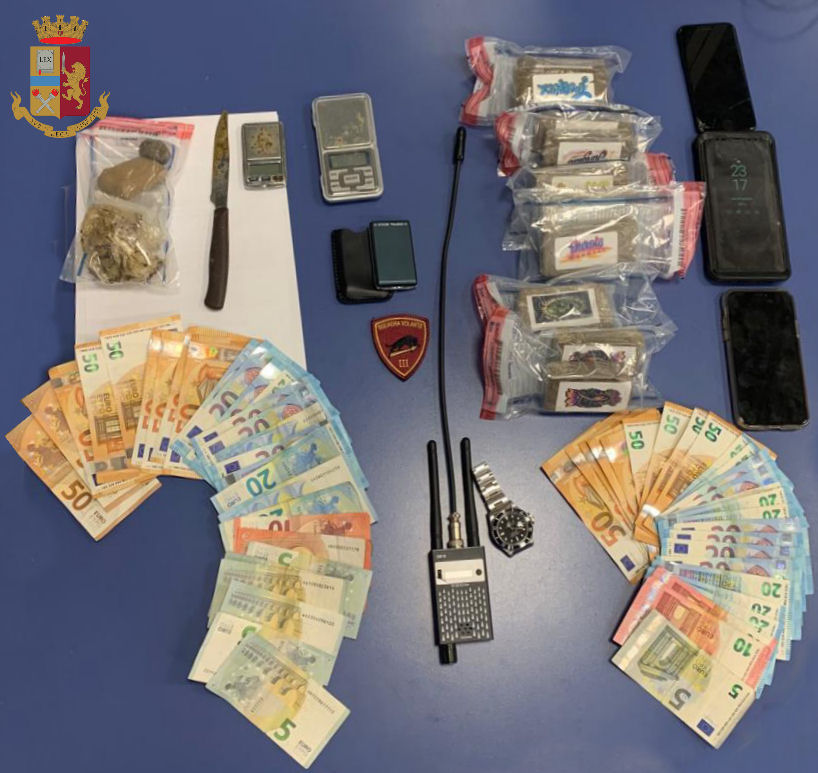 Sgominata dalla Polizia la banda degli “spacciatori in taxi”