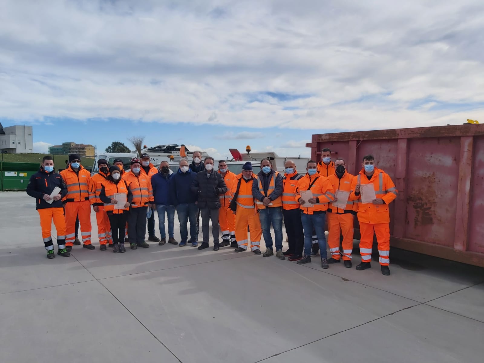 Mussomeli, sindaco Catania condivide con operatori ecologici raggiungimento 70% raccolta differenziata