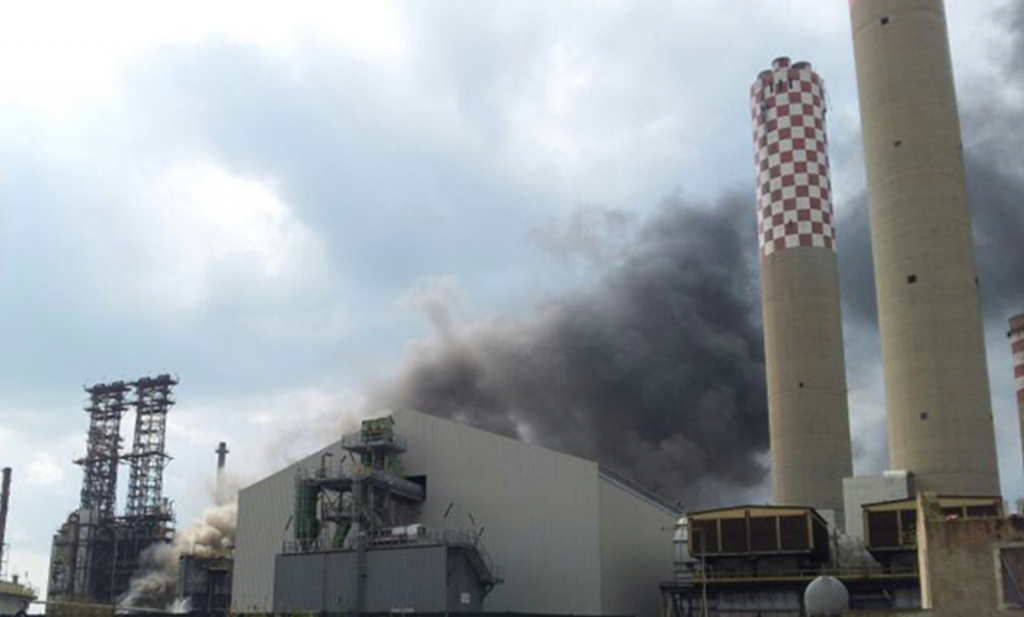 Gela, Eni: fumo per disservizio tecnico forno raffineria