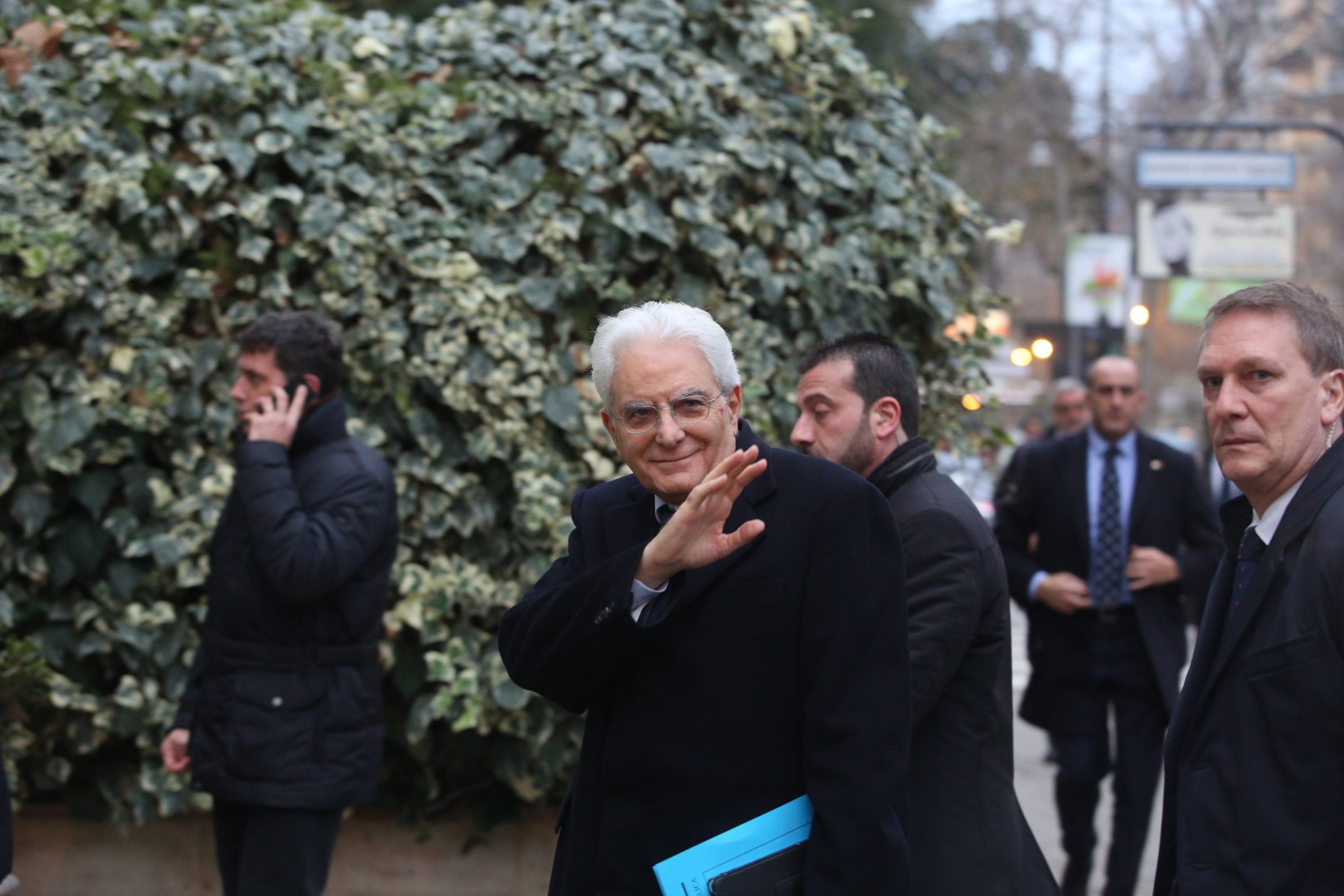 Mattarella a Palermo: folla lo applaude, “Grazie presidente”