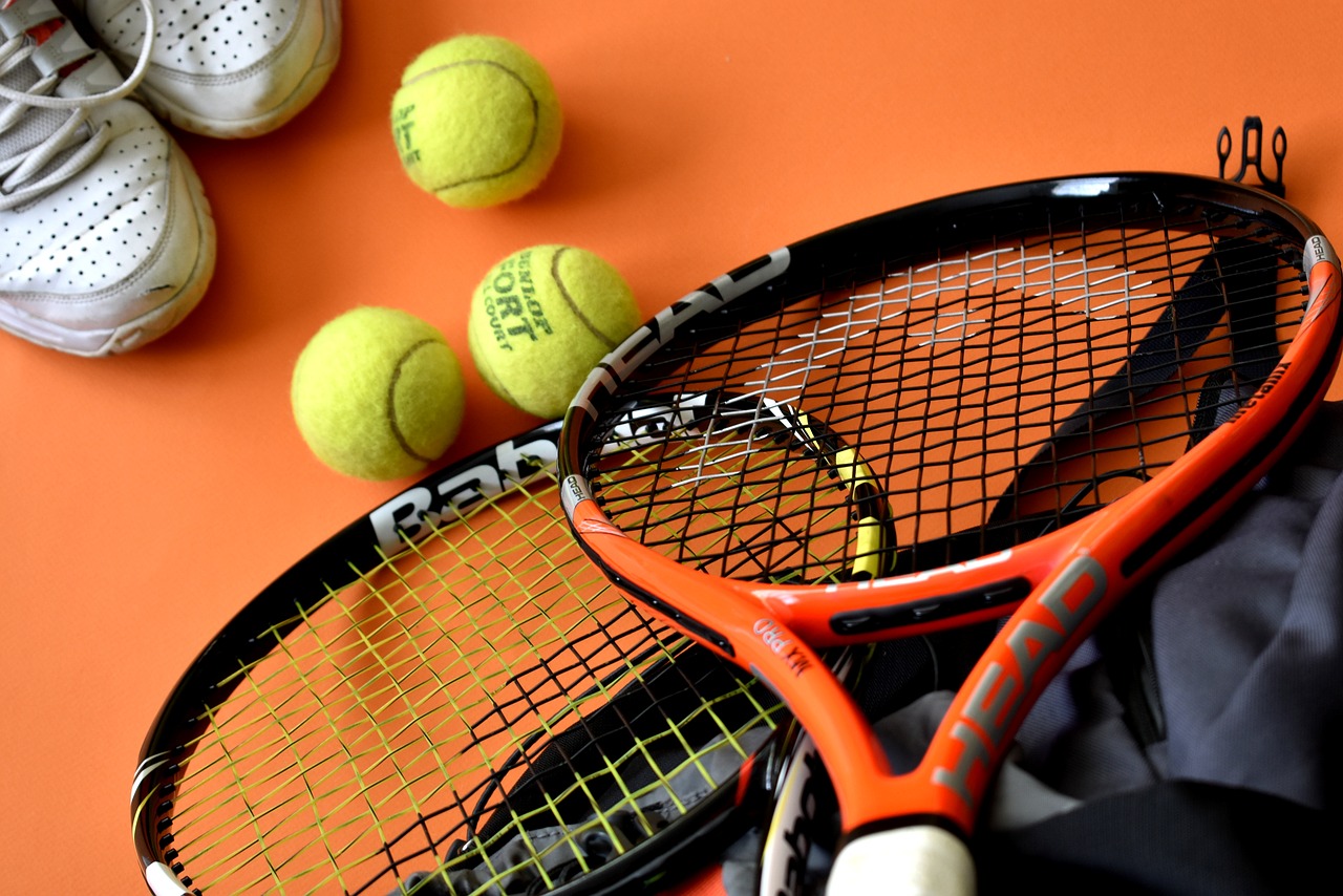 Sicilia, furiosa lite tra soci in club tennis a Palermo: un ferito colpito alla testa con una racchetta