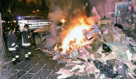 Rassegna stampa, Sicilia: Palermo, rifiuti in fiamme ovunque. Allo Zen vigili del fuoco aggrediti con i botti