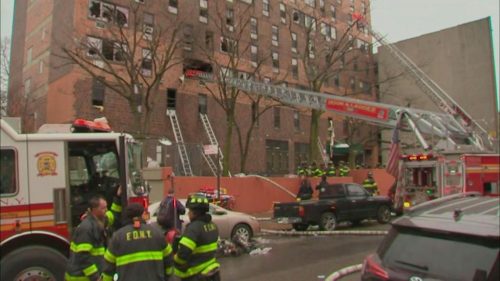 Incendio in un edificio di New York: 19 vittime tra cui 9 bambini