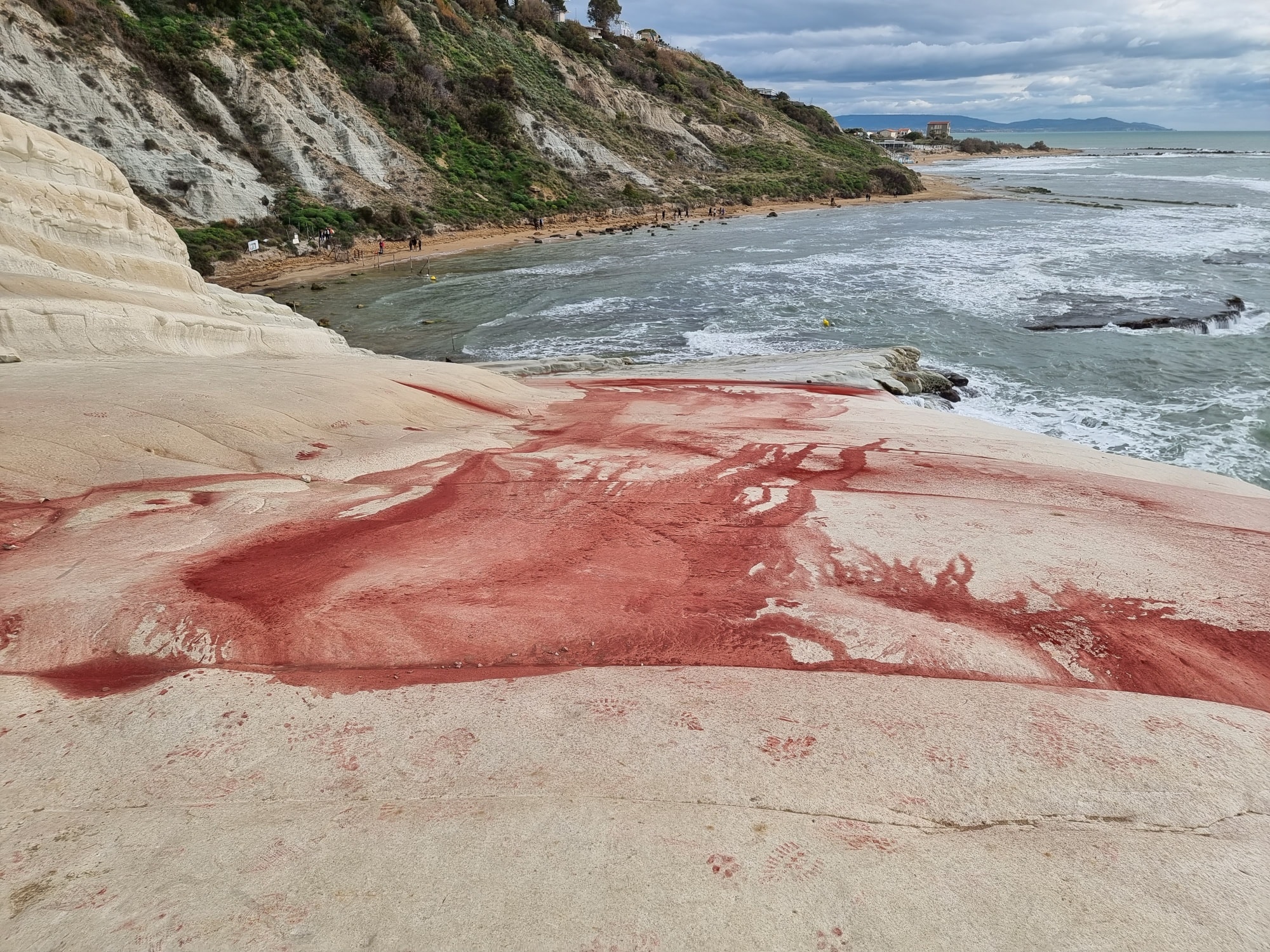 Scala dei Turchi: foglio di via di 3 anni per i due vandali