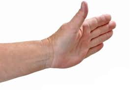 Rassegna stampa. Catania: insulta e schiaffeggia l’avvocato, assolta perché era «angosciata»