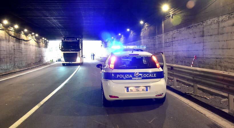 Rassegna stampa. Sicilia. Il sottopasso, il tamponamento, lo sportello aperto: morto a Catania un motocilista 32enne