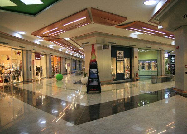 San Cataldo. Oggi e domani  i bambini festeggiano il Carnevale nel centro commerciale Il Casale