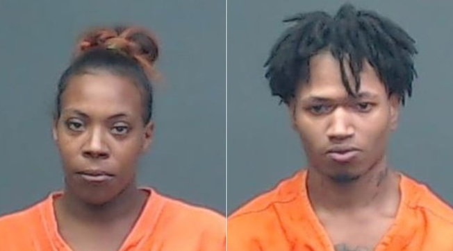 Usa, lasciano i bambini soli in casa per andare a giocare ai videogiochi: arrestati i  genitori