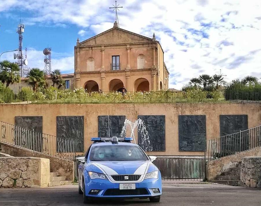 A Enna notificati dalla Polizia tre Daspo urbani per 12 mesi