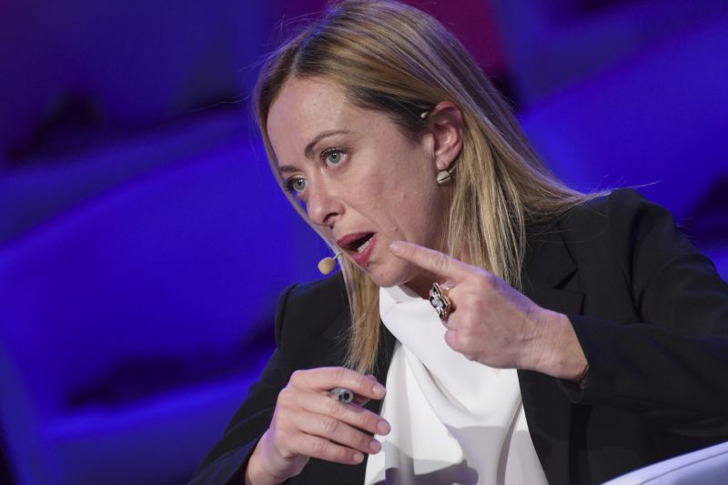 Centrodestra, Meloni “Fare chiarezza, basta accordi sulla sabbia”