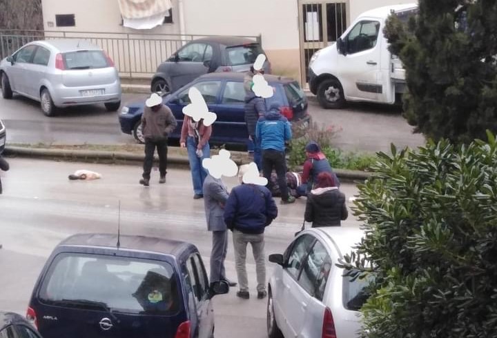 Caltanissetta, pensionato travolto da mini van: ricoverato in ospedale