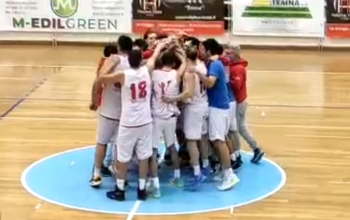 Basket, l’Invicta “vuole” i play-off: sconfitto l’Acireale, la classifica sorride