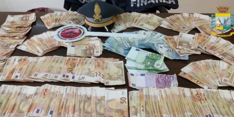 Sicilia, Ragusa: da Malta a Pozzallo con 500mila euro nascosti in auto, scatta sequestro