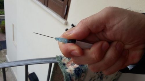 Caltanissetta, armato di siringa rapina uomo al bancomat: bottino, 50 euro