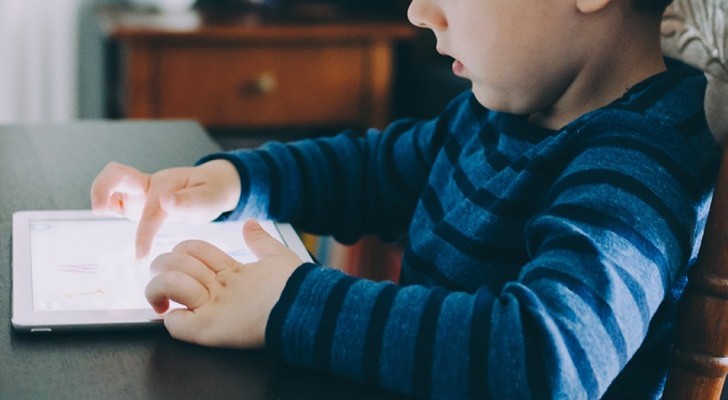 Social, post e commenti negativi: la “cancellazione”, il rifugio preferito dai… bimbi