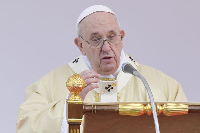 Ucraina, Papa”Popolo sta soffrendo,grazie polacchi per apertura confini”