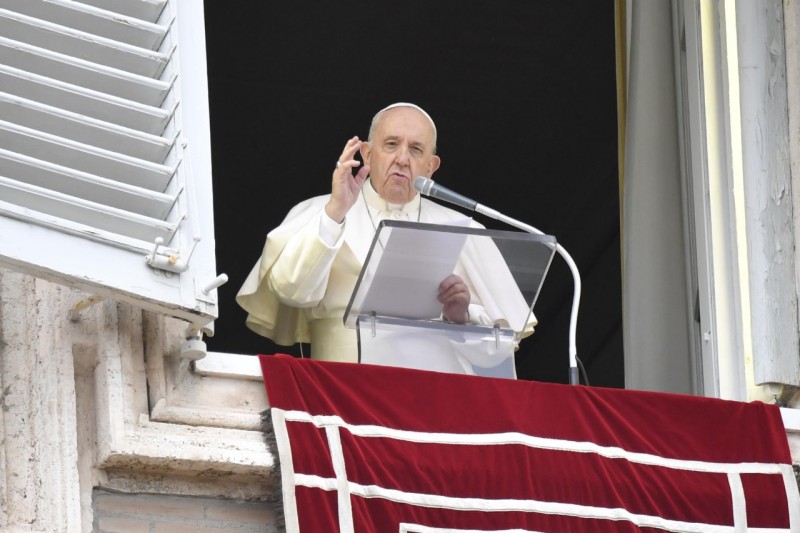 Papa Francesco “Abolire la guerra prima che cancelli l’uomo dalla storia”