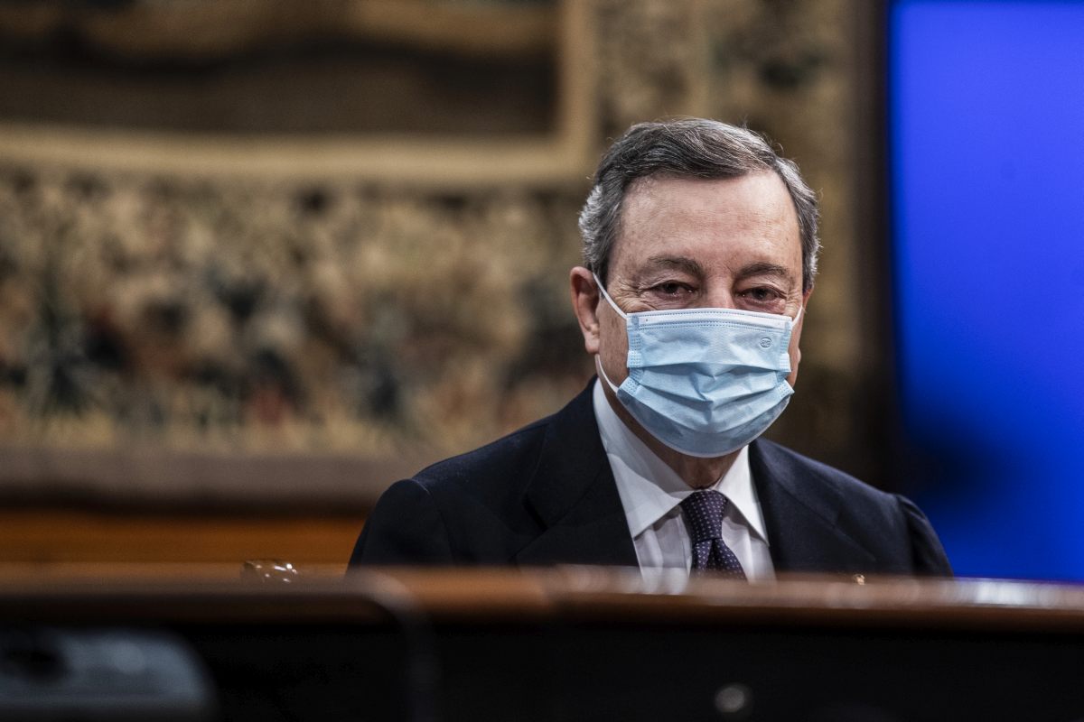 Ucraina, Draghi a Zelensky: “Dall’Italia fermo sostegno”