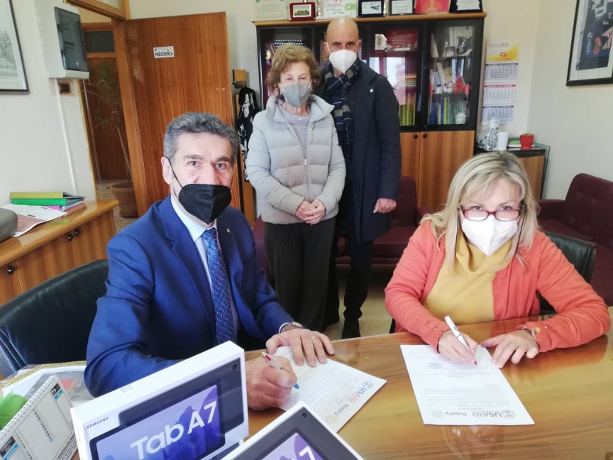 Donati tre tablet dal Rotary Club Caltanissetta all’IIS “Sen. Angelo Di Rocco”