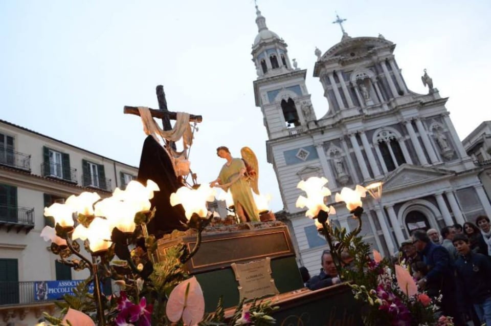 Settimana Santa. I Vescovi Siciliani favorevoli alla ripresa delle processioni ma senza fuochi d’artificio. Si aspetta il si del Governo nazionale
