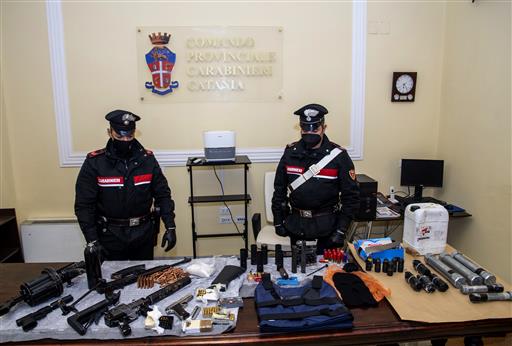 Sicilia, “scoperto” arsenale del clan Nizza a Catania