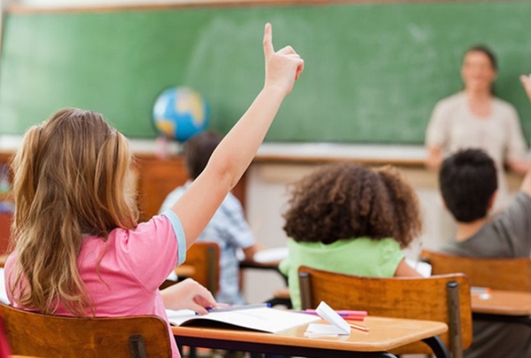 Maestra assunta 15 volte il lunedì e licenziata il martedì: condannato il Ministero