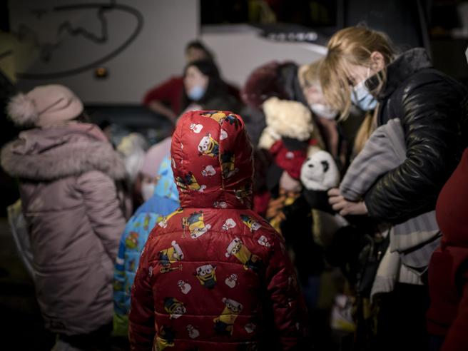 Ucraina, in arrivo in Sicilia 63 orfani evacuati dalla Polonia