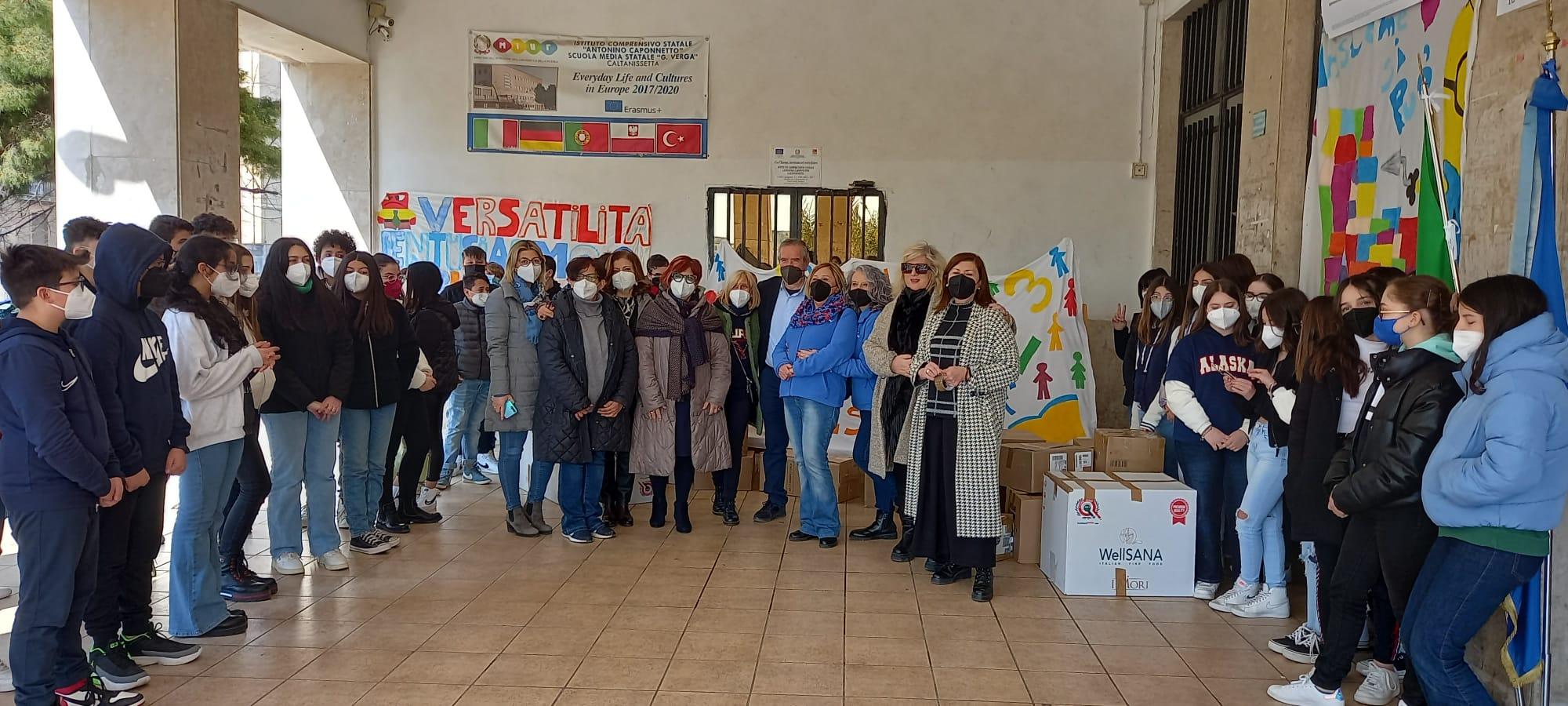 Caltanissetta, “Caponnetto” dona a Sant’Agata beni di prima necessità