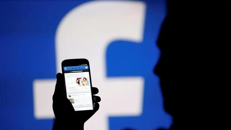 La Russia blocca l’accesso a Facebook e Twitter