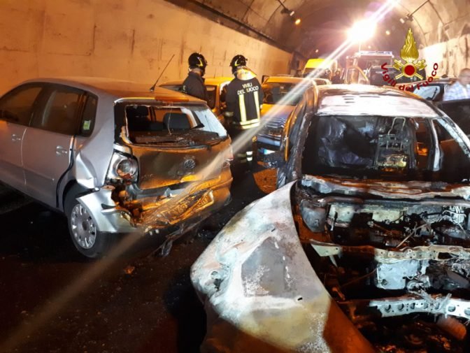 Sicilia, maxitamponamento in autostrada Messina-Catania: dieci i feriti