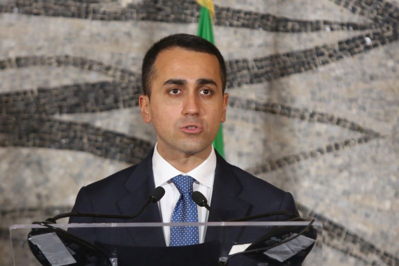 Ucraina, Di Maio “Espulsi 30 diplomatici russi”