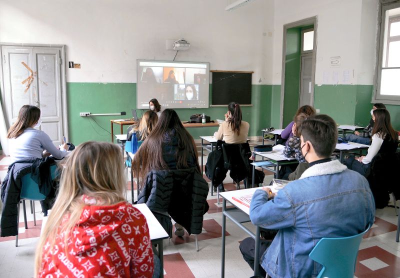 Covid, nuove regole dal 1° maggio