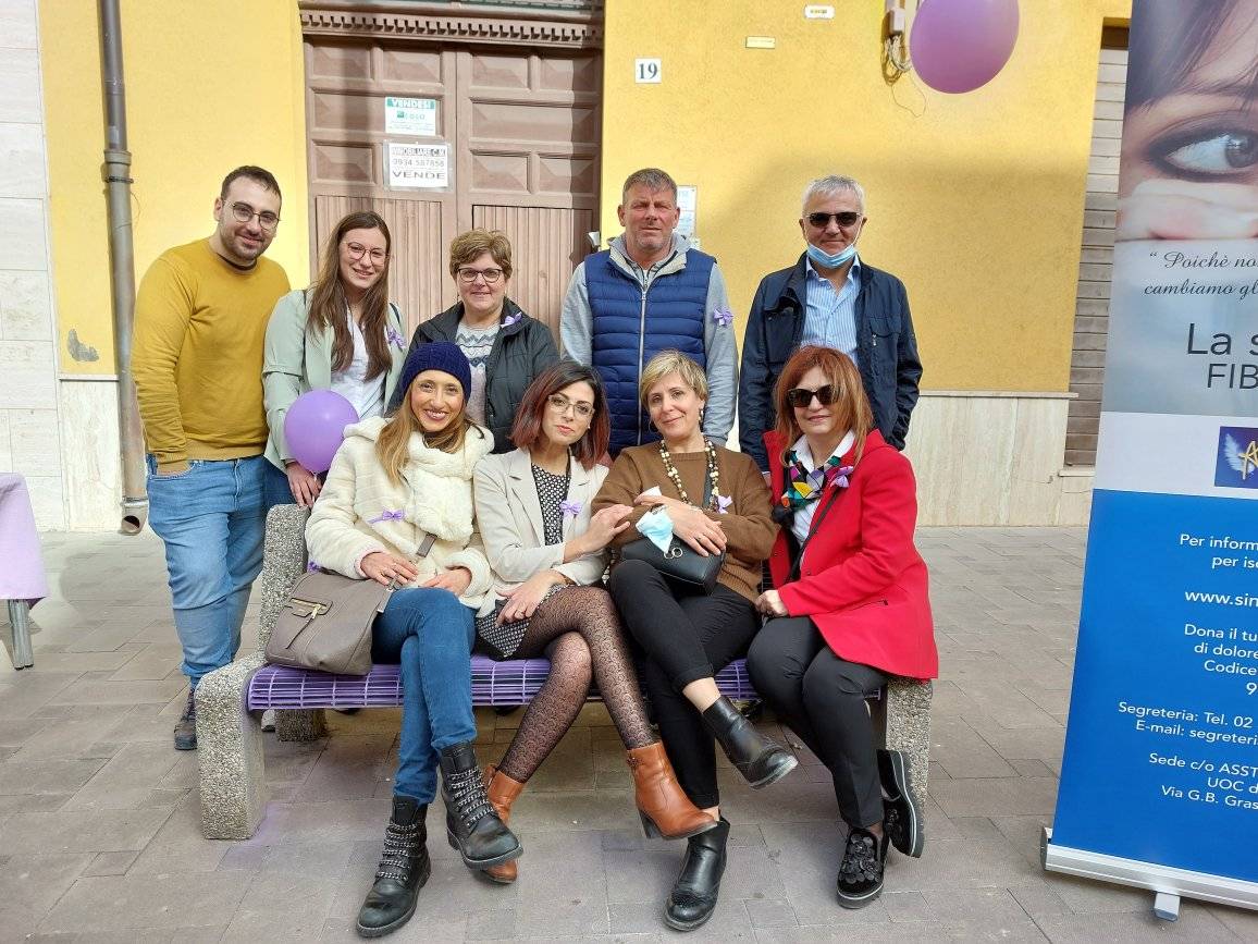 A San Cataldo inaugurata la panchina per la fibromialgia