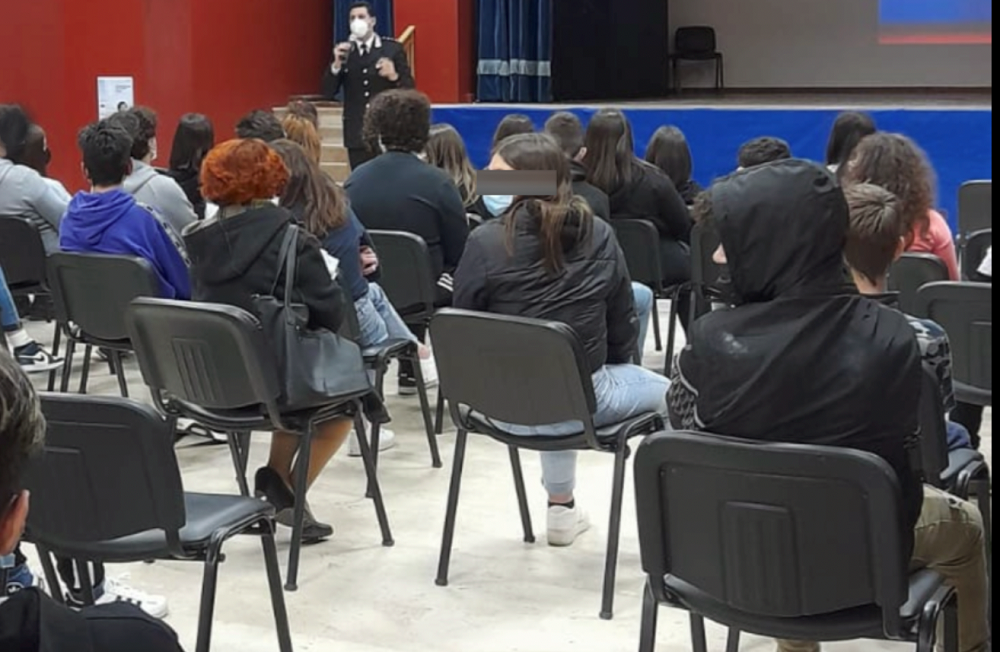Sicilia, Carabinieri per un giorno diventano “docenti di legalità”
