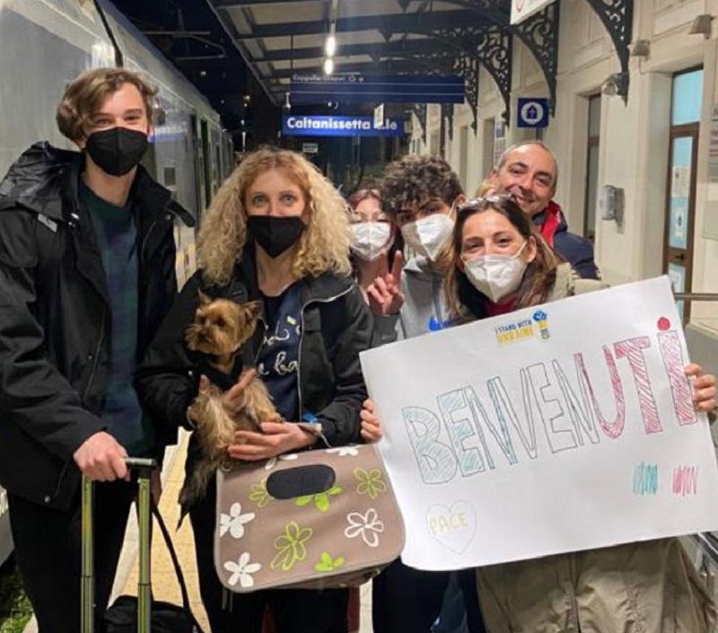 Caltanissetta, aprire le porte al popolo Ucraino: “Un’esperienza arricchente che abbatte in tutti noi le barriere culturali”