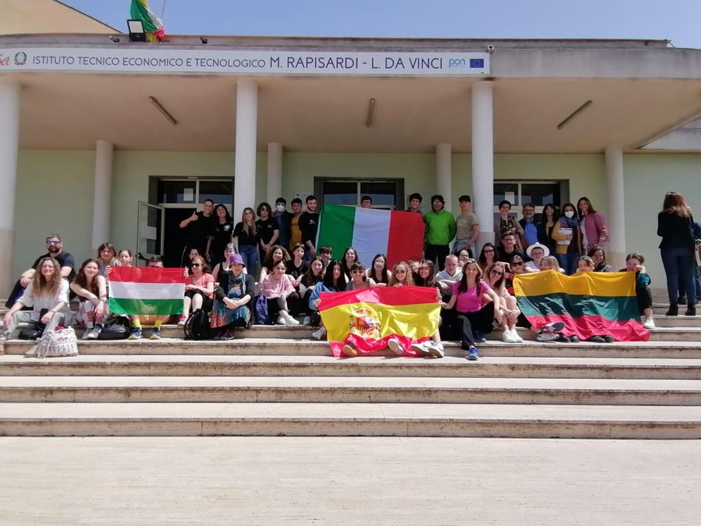 Caltanissetta, ITET “Rapisardi – Da Vinci” accoglie gli studenti stranieri dell’Erasmus+ E-nvironclusion