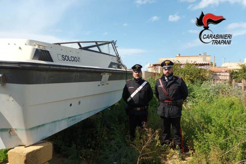 Gli rubano la barca e la ritrova in vendita su un sito online. In quattro denunciati dai Carabinieri
