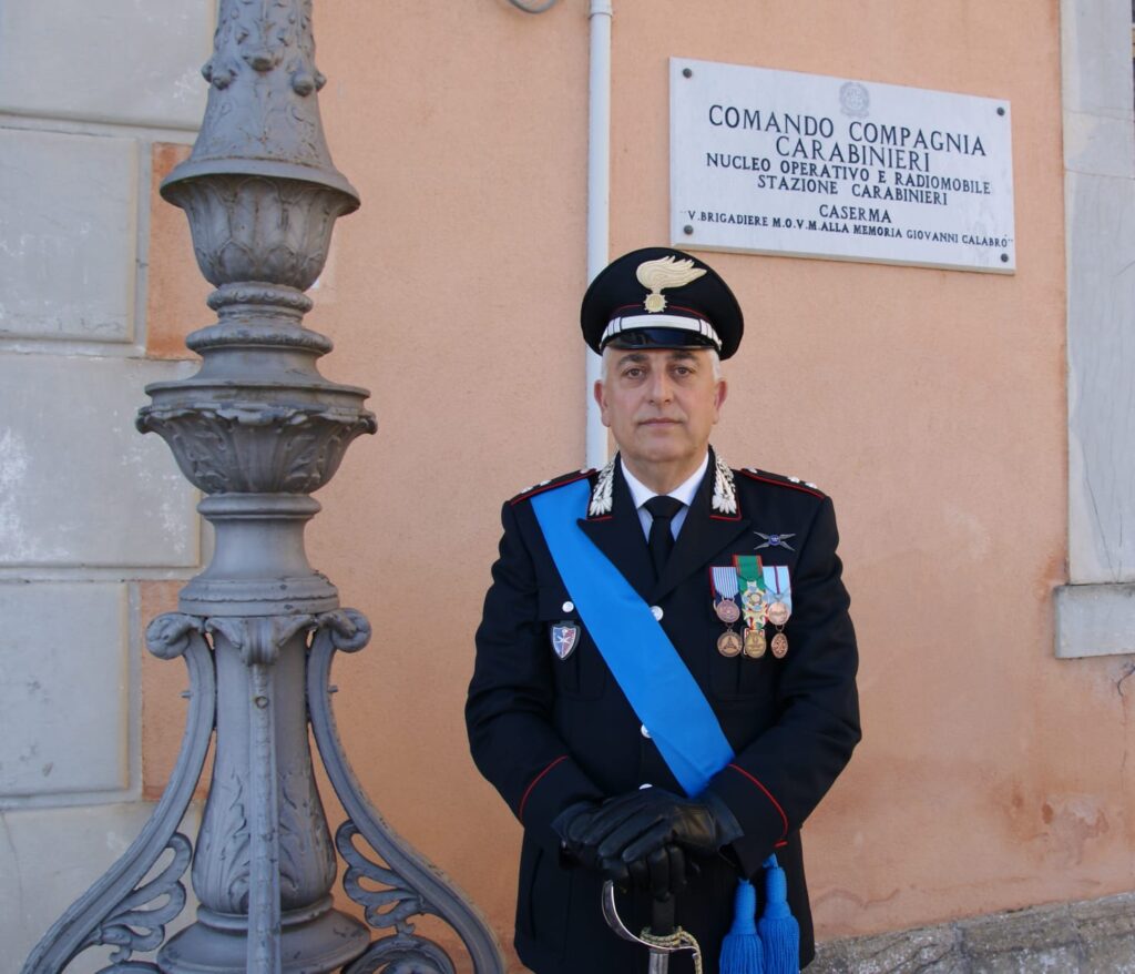 Il Tenente Roberto Emmanuele insignito della medaglia Mauriziana