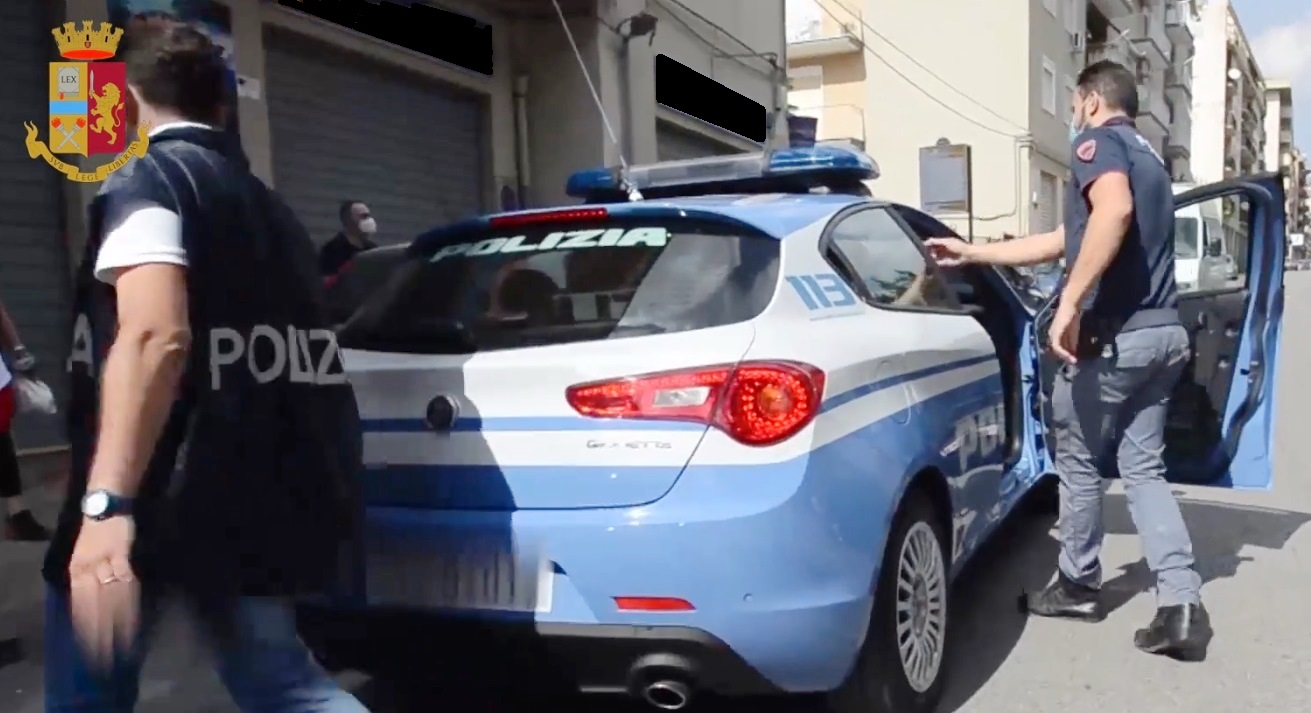 Caltanissetta, un giovane finge un malore per evitare i controlli. Polizia lo arresta  per  possesso di cocaina e marijuana