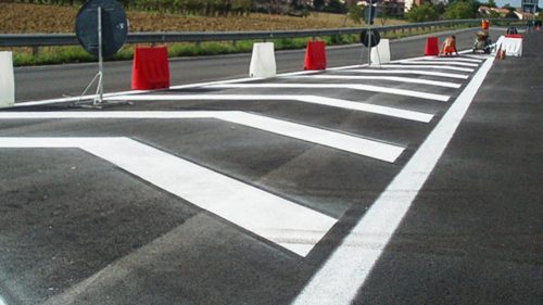 Mussomeli. Avviati oggi i lavori per la segnaletica orizzontale sulla Sp Mussomeli – Caltanissetta