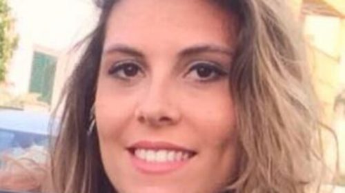 Italia, coppia in moto sbanda ed esce di strada: muore 29enne, si dovevano sposare a luglio