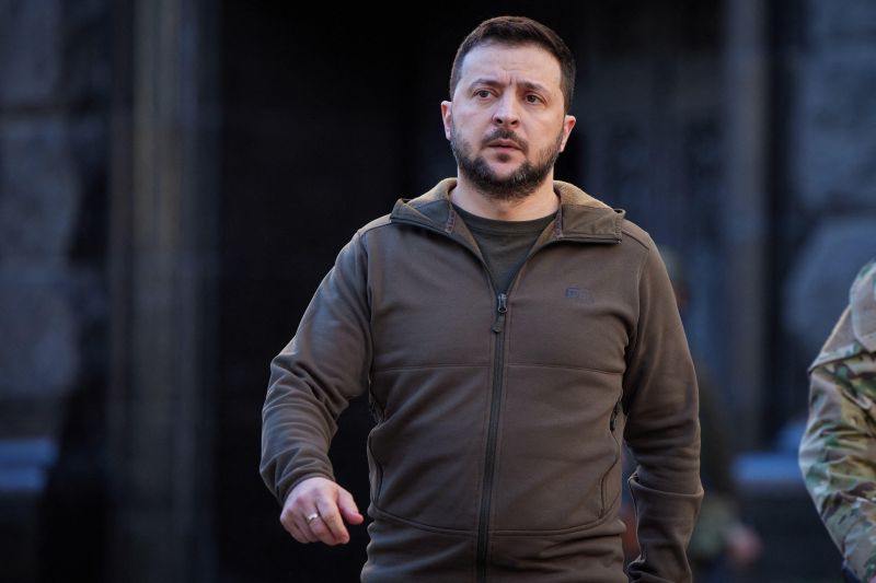 Zelensky “Pronto a parlare con Putin, ma no ultimatum”